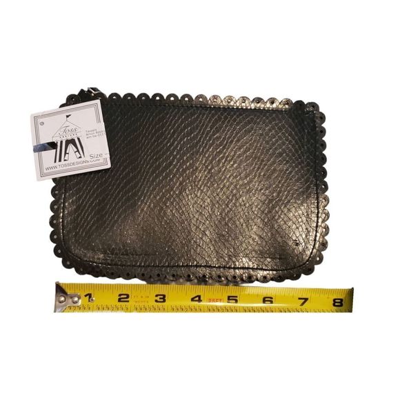 Toss Designs Bags | Toss Flat Zip Cosmetic Bag. | Color: Black | Size: Os - Picture 2 of 3